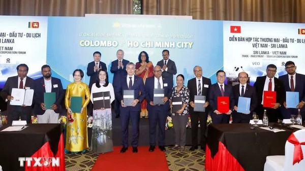  Diễn đàn Hợp tác Thương mại - Đầu tư - Du lịch Việt Nam – Sri Lanka diễn ra chiều ngày 8/5, với sự tham dự của Tổng Bí thư, Chủ tịch nước Cộng hoà xã hội chủ nghĩa Việt Nam Tô Lâm và Bà Thủ tướng Sri Lanka Harini Amarasuriya. Ảnh: TTXVN