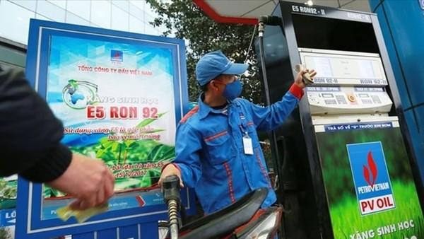 Việt Nam dự tính chi hàng tỷ USD/năm để nhập khẩu ethanol phục vụ phối trộn xăng sinh học E10. 