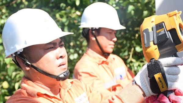 Công suất phụ tải điện toàn quốc đã lập đỉnh mới vào lúc 13h40 khi đạt 55.196 MW 