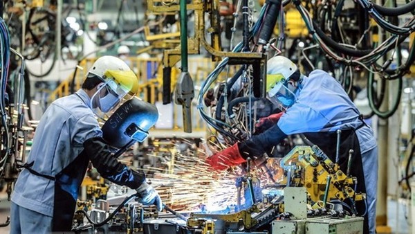 Tập trung phát triển công nghiệp hỗ trợ phục vụ các ngành điện tử thông minh, thiết bị năng lượng, đường sắt, ô tô, cơ khí và tự động hóa, công nghiệp công nghệ cao, dệt may, da giày gắn với kinh tế xanh.