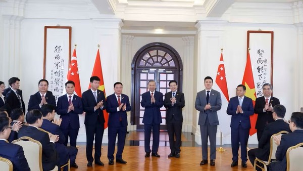 Việt Nam và Singapore ký kết hàng loạt văn kiện hợp tác 