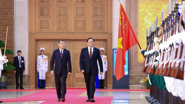 Lễ đón Thủ tướng Lào thăm chính thức Việt Nam 