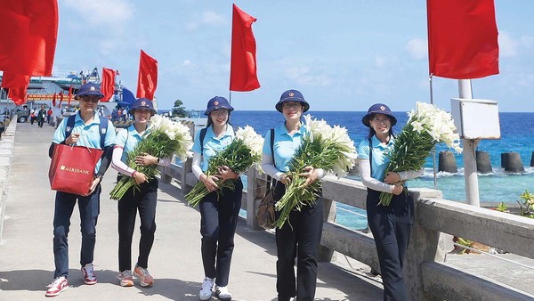 Hoa loa kèn ở Trường Sa (Ảnh: Bình Phạm)