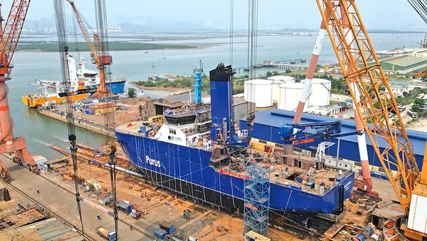 Nhiều nhà máy đóng tàu chủ lực của SBIC đang hoạt động hết công suất để đáp ứng các đơn hàng