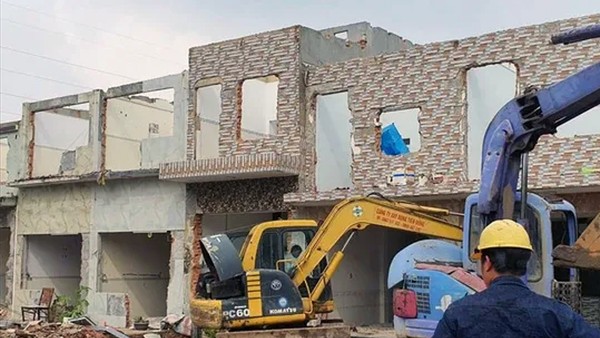 Xử lý một công trình vi phạm trật tự xây dựng (ảnh HN) 