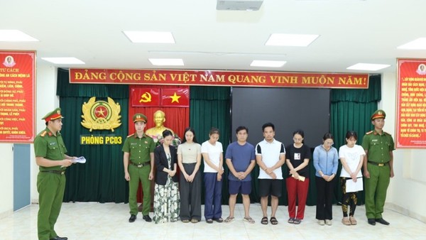 Ngày 13/3/2026, Công an tỉnh Đồng Nai phá chuyên án, bắt giữ các đối tượng về hành vi mua bán trái phép hơn 10.000 tờ hóa đơn với tổng số tiền hơn 6.000 tỷ đồng. Ảnh: Bộ Công an.