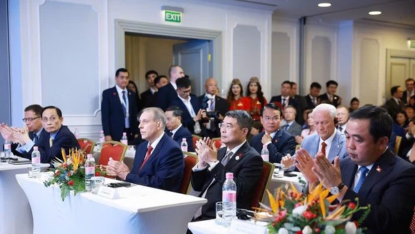 Thủ tướng dự Chương trình Kết nối Thương mại và Đầu tư Việt Nam-Liên bang Nga 