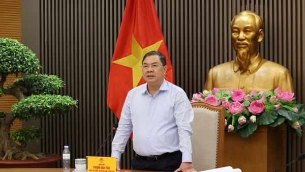 Phó Thủ tướng Thường trực giao các cơ quan liên quan khẩn trương hoàn thiện hồ sơ, báo cáo Chính phủ xem xét, quyết định việc giao UBND TP. Hà Nội làm cơ quan chủ quản đối với tuyến đường sắt từ ga Phú Xuyên đến ga Ngọc Hồi và tuyến đường sắt vành đai phía đông kết nối Hà Nội với Hưng Yên - Ảnh: VGP