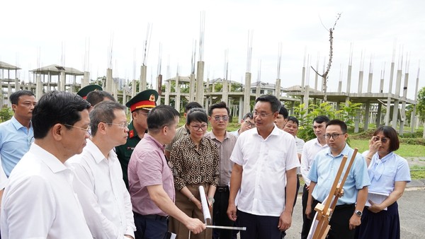 Bí thư Đà Nẵng, ông Lê Ngọc Quang kiểm tra thực tế Khu đô thị sinh thái Quan Nam - Thuỷ Tú.