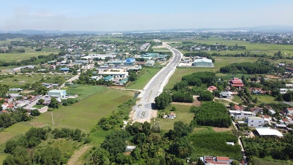 Dự án Đường nối từ cầu Thạch Bích đến Tịnh Phong có tổng mức đầu tư gần 700 tỷ đồng. 