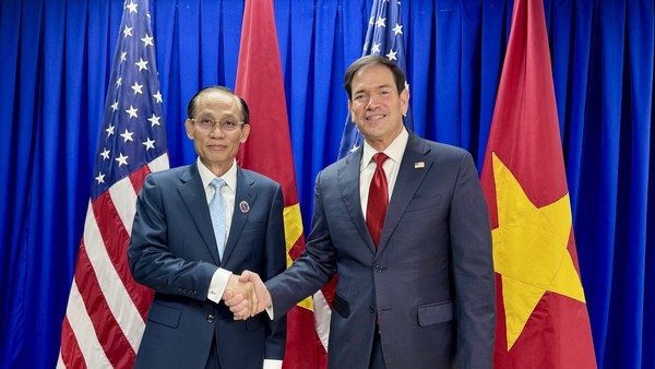 Bộ trưởng Bộ Ngoại giao Lê Hoài Trung gặp gỡ Ngoại trưởng Hoa Kỳ Marco Rubio.