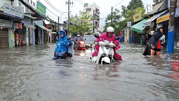 Năm 2026, TP.HCM sẽ hoàn thành 9 dự án thoát nước và chống ngập với tổng mức đầu tư khoảng 7.150 tỷ đồng, góp phần xử lý 3 trong tổng số 50 điểm ngập có độ sâu từ 30 cm trở lên và thời gian ngập kéo dài trên 30 phút.