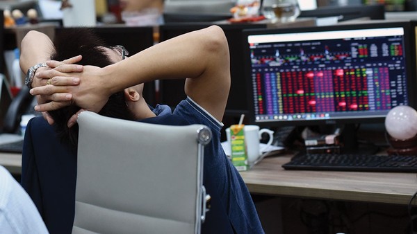 Nền margin cao đã khuếch đại biến động khi thị trường giảm sâu trong tháng 7