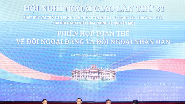 Quang cảnh phiên họp. Ảnh: Đức Thanh