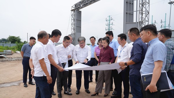 Phó Chủ tịch UBND TP. Hà Nội Trương Việt Dũng kiểm tra thực địa tại Dự án Khu công nghệ cao Sinh học Hà Nội.