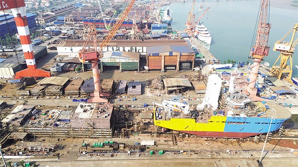 Toàn cảnh Nhà máy Đóng tàu Hạ Long thuộc SBIC