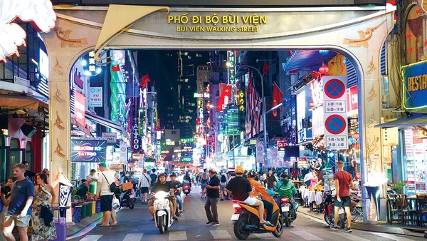 Mức chi tiêu bình quân và thời gian lưu trú của khách du lịch tại TP.HCM vẫn thấp so với các đô thị cạnh tranh trong khu vực. Ảnh: HS