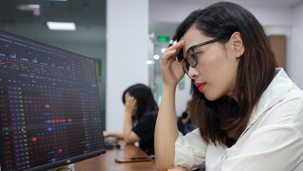 Cổ phiếu DGC chịu áp lực bán mạnh sau biến động nhân sự cấp cao và kết quả kinh doanh 6 tháng đầu năm 2026 suy giảm