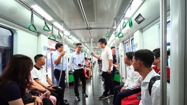 Hà Nội sẽ miễn vé xe buýt, đường sắt đô thị trong 5 ngày nghỉ Quốc khánh 2/9/2026. Ảnh: Hạnh Phúc.