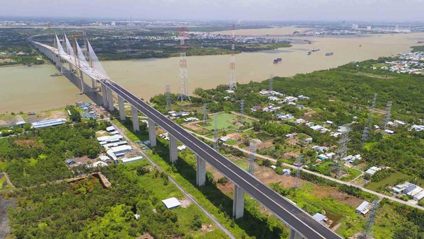 [Ảnh] Diện mạo cao tốc Bến Lức - Long Thành trước ngày thông xe toàn tuyến 