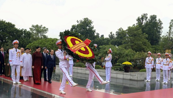[Ảnh] 81 năm Quốc khánh: Lãnh đạo Đảng, Nhà nước vào Lăng viếng Chủ tịch Hồ Chí Minh 