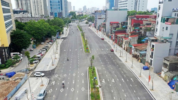 Sở Xây dựng Hà Nội tổ chức điều chỉnh giao thông phục vụ thông xe tạm đường Vành đai 1 đoạn Hoàng Cầu - Voi Phục.
