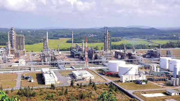 Nhà máy Lọc dầu Dung Quất là một trong những tài sản quy mô lớn gắn với doanh nghiệp nhà nước đang đứng trước yêu cầu cơ cấu lại tỷ lệ sở hữu (Ảnh: Đ.T)