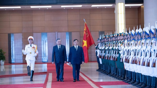 Tổng Bí thư, Chủ tịch nước Tô Lâm chủ trì Lễ đón Nhà vua Vương quốc Thái Lan và Hoàng hậu.