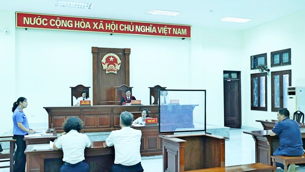 Hội đồng xét xử vụ án dân sự công ích, Tòa án Nhân dân Khu vực 4 - Hà Nội.