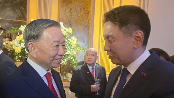 Tổng Bí thư, Chủ tịch nước Tô Lâm gặp Tổng thống Mông Cổ Ukhnaagiin Khürelsükh. (Ảnh: TTXVN)