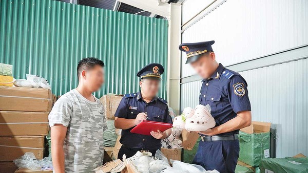 Cơ quan hải quan phát hiện hơn 800.000 sản phẩm không khai báo, nghi xâm phạm quyền sở hữu trí tuệ ngày 11/8/2026 (Ảnh: CHQ) 