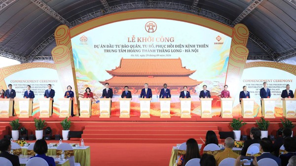 Tổng Bí thư, Chủ tịch nước Tô Lâm và các đồng chí lãnh đạo thực hiện nghi thức khởi công Dự án.