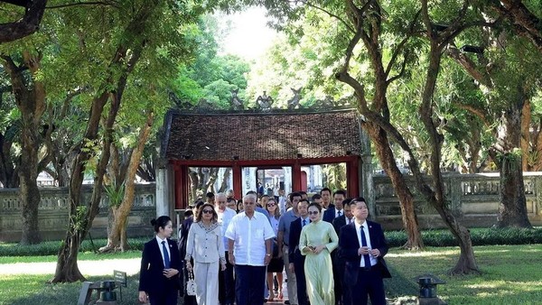 [Ảnh] Tổng thống Panama và Phu nhân thăm Văn Miếu - Quốc Tử Giám 
