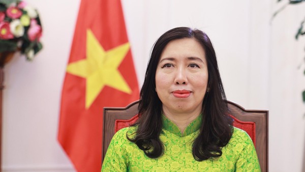 Thứ trưởng Bộ Ngoại giao Lê Thị Thu Hằng.