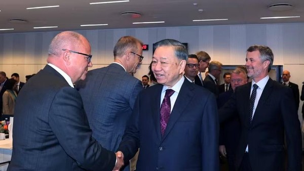 Tổng Bí thư, Chủ tịch nước Tô Lâm và Nhà Vua Đan Mạch Frederik X dự cuộc gặp gỡ lãnh đạo một số doanh nghiệp tiêu biểu của Đan Mạch. (Ảnh: Thống Nhất/TTXVN)