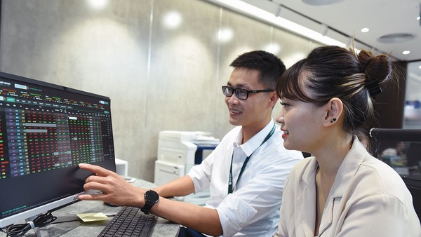 Các quỹ đầu tư chuyên nghiệp được kỳ vọng kết nối nguồn tiết kiệm trong dân cư với nhu cầu vốn dài hạn của nền kinh tế