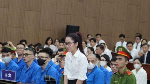 Nguyễn Thanh Tâm, bạn gái của Phó Đức Nam, khai báo về số tiền khổng lồ được giao quản lý.