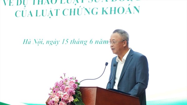 Ông Bùi Hoàng Hải - Phó chủ tịch UBCKNN phát biểu tại hội thảo
