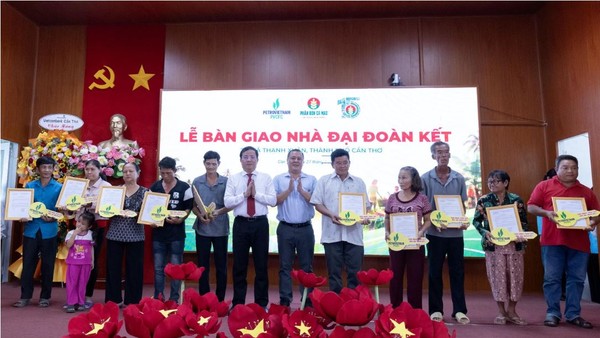 Thêm 55 mái ấm được Phân Bón Cà Mau (DCM) trao tặng 