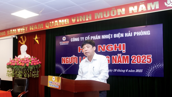 Ông Dương Sơn Bá tại Hội nghị Người lao động năm 2025 của Nhiệt điện Hải Phòng.