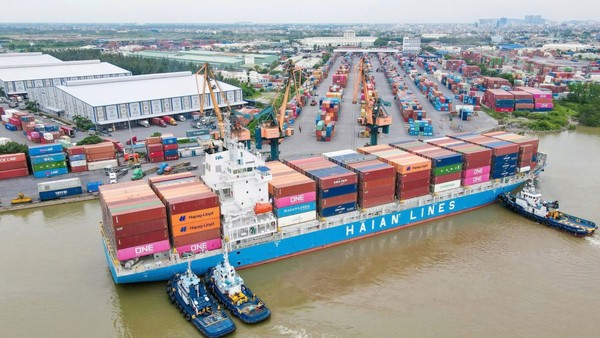 Hải An (HAH) và Viconship (VSC) tăng gần 376 tỷ đồng vốn góp cho 3 tàu container để giảm vốn vay