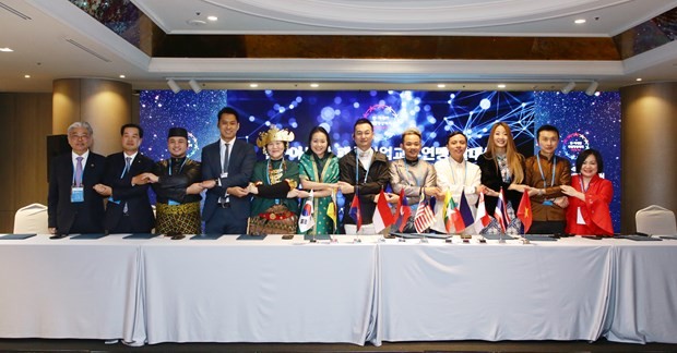 Hiệp hội thời trang ASEAN lần đầu tiên có Chủ tịch là người Việt Nam