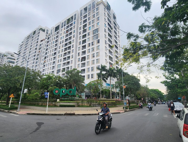Hàng trăm căn hộ tại chung cư Opal Riverside đã được bàn giao từ năm 2018, nhưng đến nay người dân vẫn chưa được cấp giấy chứng nhận quyền sở hữu nhà. Ảnh: Việt Dũng.