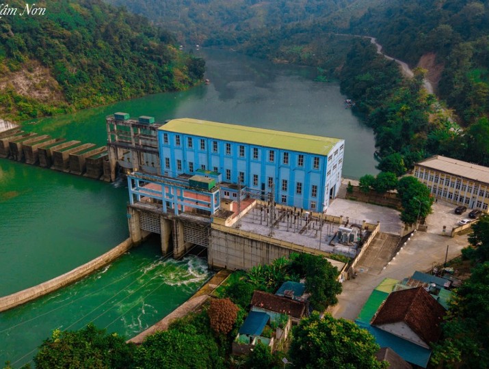 Một trong những nội dung được quan tâm nhất tại Hội nghị là tình hình hoạt động của hai Nhà máy Thủy điện Hủa Na và Nậm Nơn và kế hoạch phát triển trong tương lai