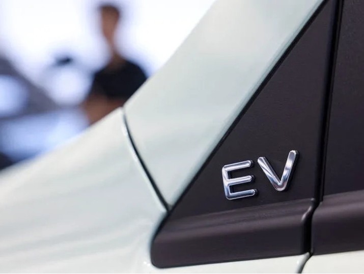 Trung Quốc ra tín hiệu sẽ ngừng trợ cấp cho ngành công nghiệp xe điện