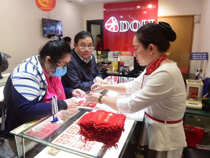 Giá vàng hôm nay ngày 27/12: Thế giới xác nhận đỉnh mới, vàng trong nước tăng mạnh