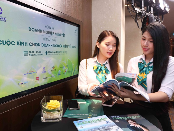Toàn cảnh Lễ trao giải VLCA và Hội nghị Doanh nghiệp niêm yết 2025