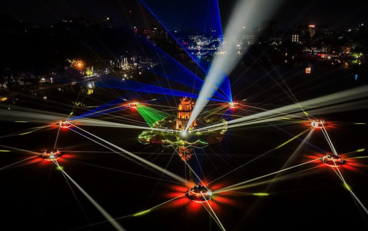 Không gian chiếu sáng nghệ thuật Hồ Gươm - Tháp Rùa trong dịp chào năm mới 2026. Ảnh: Sở Văn hóa và Thể thao cung cấp.