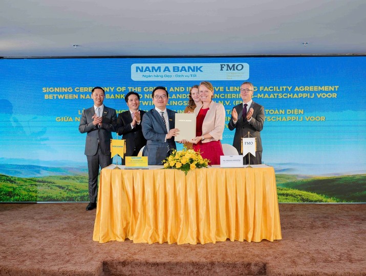 Đại diện Lãnh đạo Nam A Bank và FMO ký kết thỏa thuận