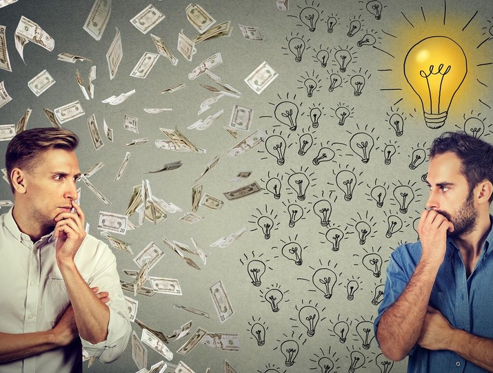 Giao dịch chứng khoán khối ngoại tuần 2-6/2: Bán ròng hơn 6.100 tỷ đồng, tâm điểm là 3 mã lớn